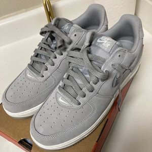 Nike Air Force one low retro smoke grey new